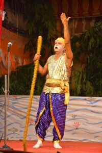 बोले सुमन्त, सोता ही छोड़ प्रेमियों को, राघव का जाना अनुचित है….. यदि उचित भी है तो भी जन हृदय दुखाना अनुचित है।