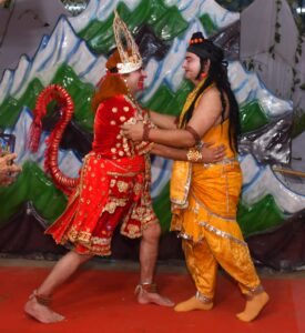 मन हनुमन्ता राम विराजे, रोम रोम में राम ही छाजे, राम हृदय में बसे हनुमन्ता, राम नयन में हनुमत साजे     राम हनुमान महामिलन को अपलक देखते रहे हजारों नयन