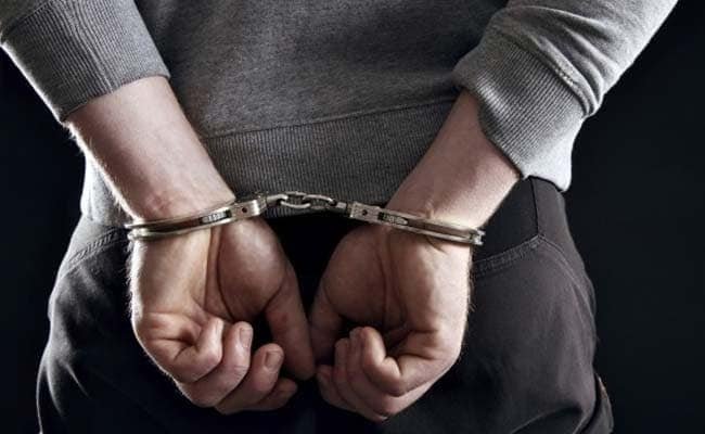 0utdeel8_man-arrested-in-handcuffs-generic_625x300_09_October_22