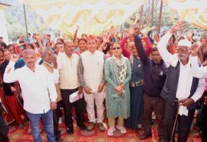 रेखा आर्य ने की 22 लाख रुपये की घोषणाएं