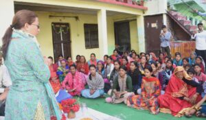 रेखा आर्य ने की 22 लाख रुपये की घोषणाएं