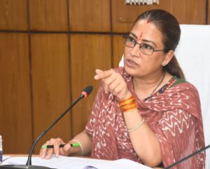 एसआईआर के साथ विभागीय काम भी करें आंगनबाड़ी कार्यकत्री : रेखा आर्या