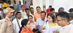 गदरपुर में मतदाता सूची से नाम काटने की साजिश का आरोप, महिला कांग्रेस ने तहसीलदार को सौंपा ज्ञापन, शिल्पी अरोड़ा बोलीं – फार्म-7 का दुरुपयोग कर 2000 से ज्यादा मतदाताओं के नाम काटने की कोशिश
