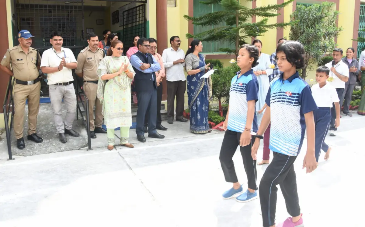 कैबिनेट मंत्री रेखा आर्या ने राजकीय शिशु सदन के बच्चों के साथ केक काटकर मनाया मुख्यमंत्री धामी का जन्मदिन,बच्चों ने अपने मामा के दीर्घायु जीवन की कामना करी