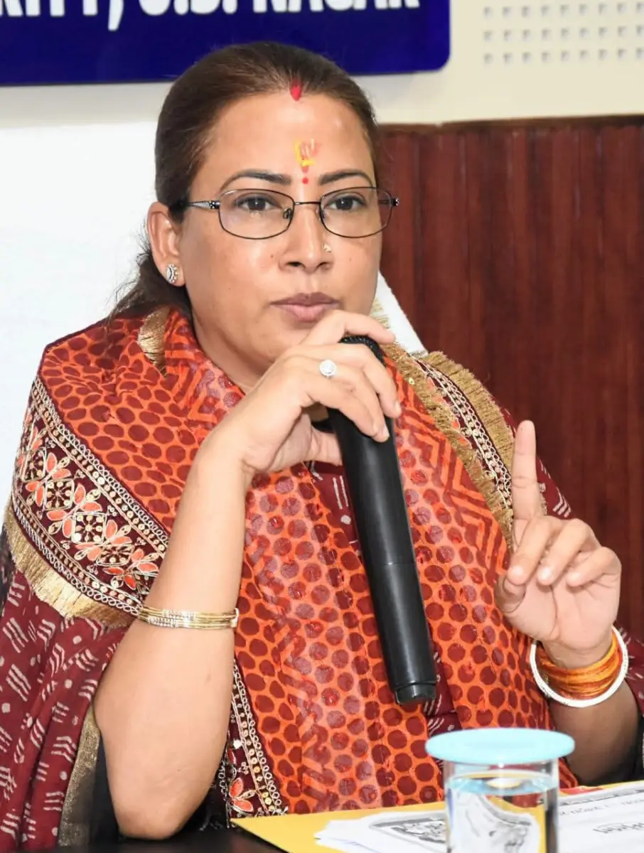 महिला सशक्तिकरण एवं बाल विकाश मंत्री रेखा आर्या ने की “आंगन का मिलन”कार्यक्रम के सफल आयोजन को लेकर जनपद स्तरीय अधिकारियो के साथ बैठक, आयोजन को सफल बनाने के दिए दिशा निर्देश